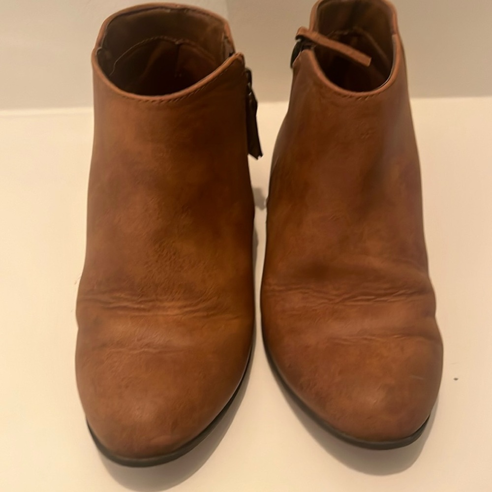 Girls boots